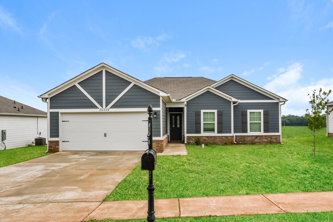 26228 Valley Ridge Rd in Madison, AL - Building Photo