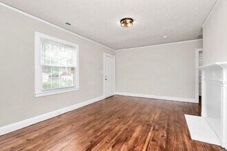 1216 Skyview Rd in Charlotte, NC - Foto de edificio - Building Photo
