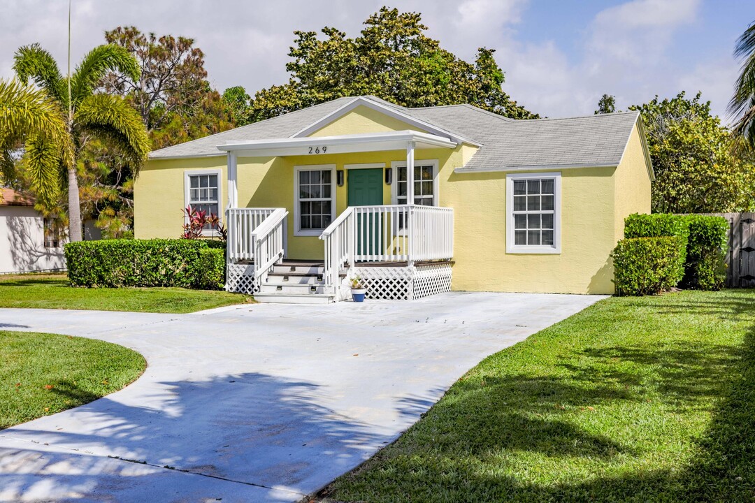 269 NE 16th St in Delray Beach, FL - Foto de edificio