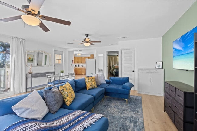 311 16th Ave, Unit SI ID1507236P in Indian Rocks Beach, FL - Building Photo - Building Photo