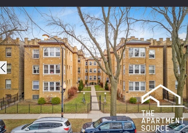 property at 5059 N Damen Ave