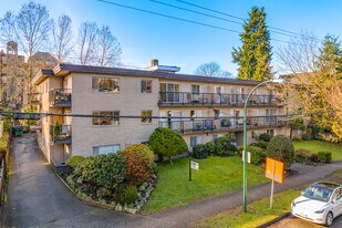 2226 8th Av W in Vancouver, BC - Building Photo