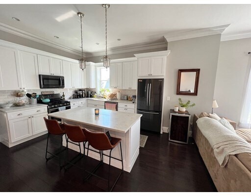 6 Souther Rd-Unit -1 in Boston, MA - Foto de edificio