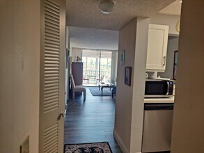 6795 Huntington Ln in Delray Beach, FL - Building Photo - Building Photo