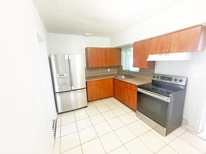 15310 NW 31st Ave in Opa Locka, FL - Building Photo - Building Photo