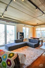 873 N Larrabee St-Unit -5 in Chicago, IL - Building Photo - Building Photo