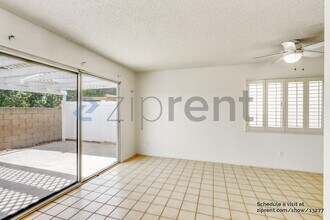 116 Plymouth Way in San Bernardino, CA - Foto de edificio - Building Photo