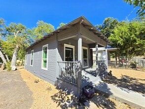 1305 Lotus St in Dallas, TX - Building Photo - Building Photo