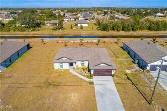 839 Yellowbird Dr in Ft. Myers, FL - Building Photo - Building Photo