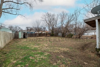 2056 Poplar St in Wichita, KS - Building Photo - Building Photo