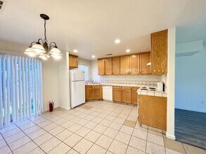 936 W 13th St in Merced, CA - Building Photo - Building Photo