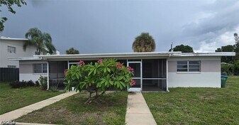 4911 Coronado Pkwy in Cape Coral, FL - Building Photo