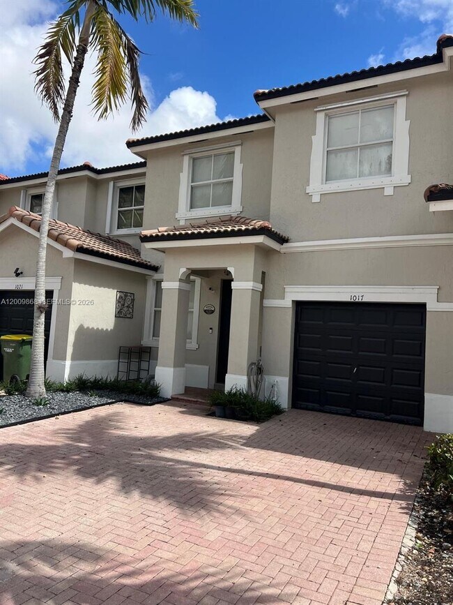 1017 NE 42nd Pl in Homestead, FL - Building Photo - Building Photo