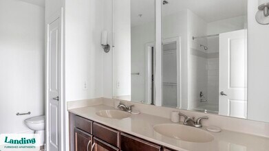 7373 Valley View Ln, Unit 3098 in Dallas, TX - Foto de edificio - Building Photo