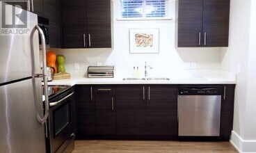 180 E 17th Ave in Vancouver, BC - Building Photo - Building Photo