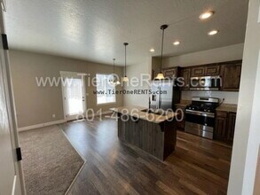 4187 W Shade Crest Ln in Herriman, UT - Building Photo - Building Photo