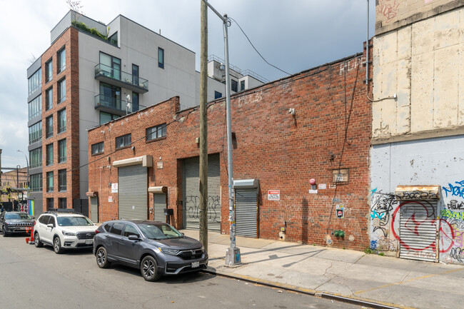 55 Milton St in Brooklyn, NY - Foto de edificio - Building Photo