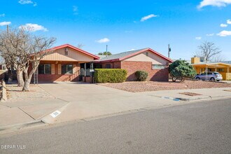 5313 Bastille Ave in El Paso, TX - Building Photo - Building Photo
