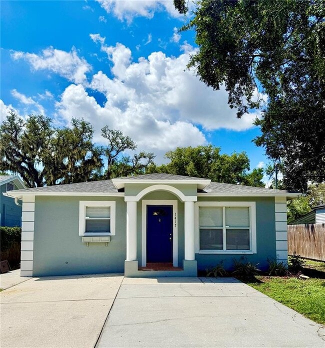 property at 1417 E Hanna Ave