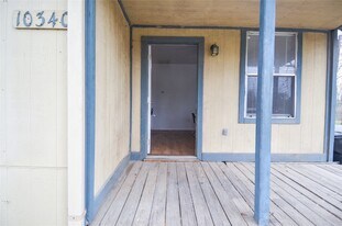 10340 Tanner Rd in Houston, TX - Building Photo