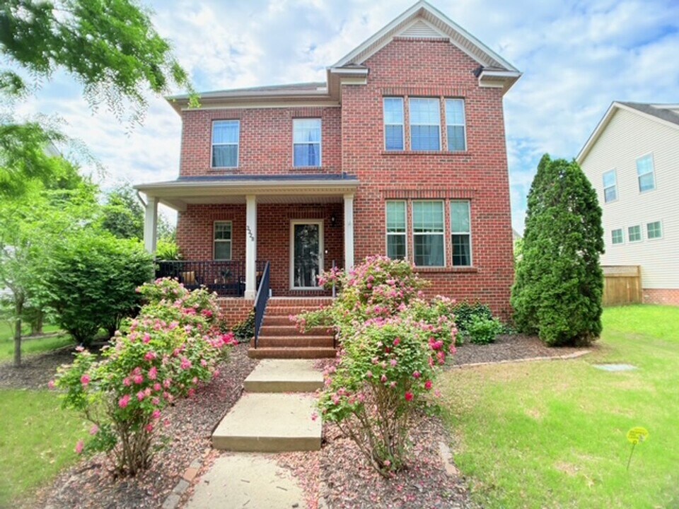 3328 Hickory Neck Blvd in Toano, VA - Building Photo