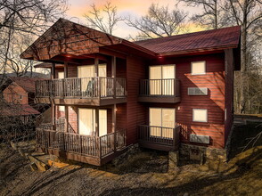 55 & 57 Observation Point Dr in Bryson City, NC - Building Photo - Building Photo