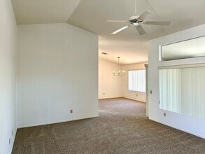 6957 S Oakmont Dr in Chandler, AZ - Building Photo - Building Photo