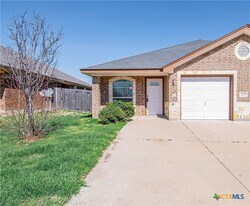 402 Sladecek Dr in Killeen, TX - Building Photo