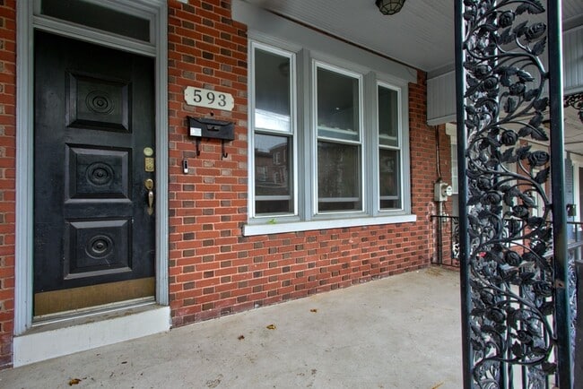 593 N Plum St in Lancaster, PA - Building Photo - Building Photo