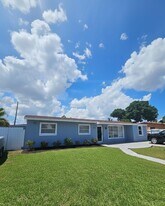 4970 NW 182nd St in Miami Gardens, FL - Building Photo