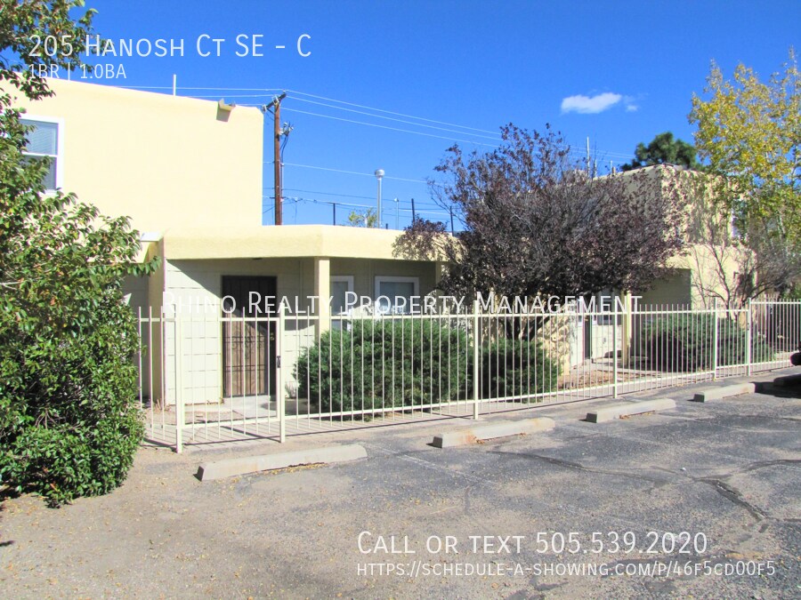 205 Hanosh Ct SE-Unit -C in Albuquerque, NM - Building Photo