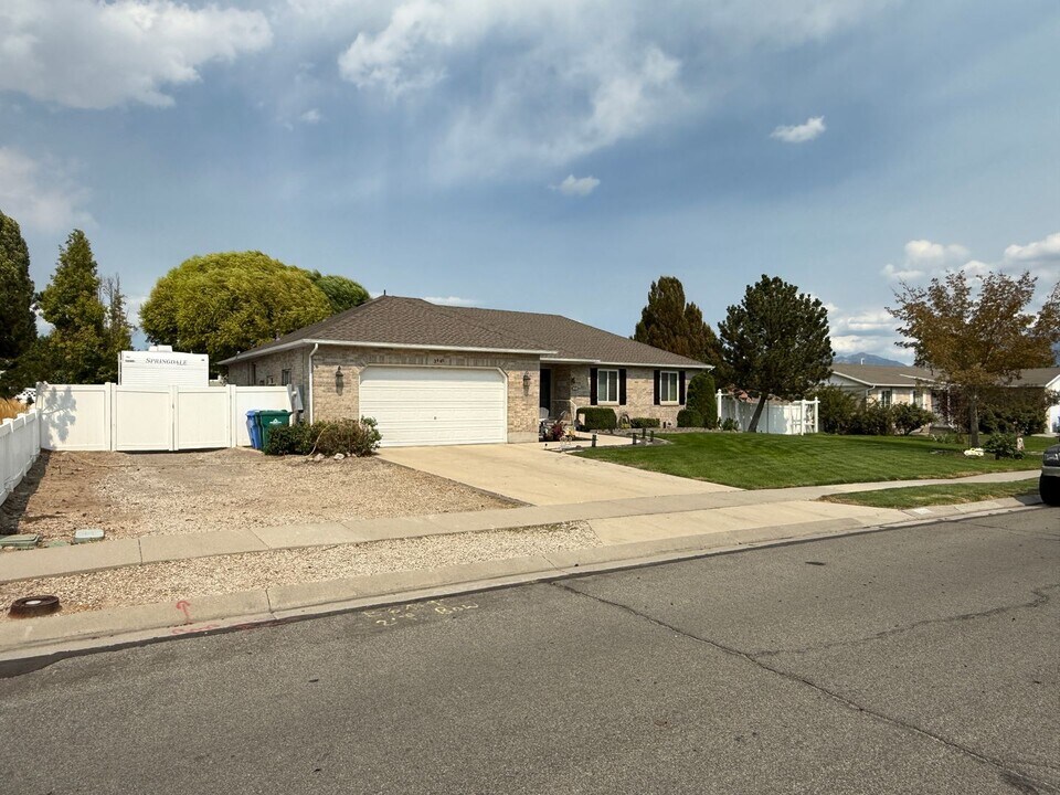 3448 Jameson Ave in Riverton, UT - Building Photo