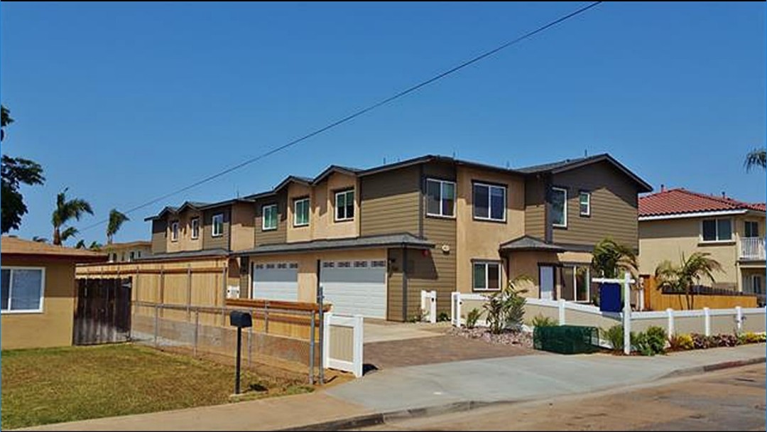 1036-1042 Fern Ave in Imperial Beach, CA - Foto de edificio