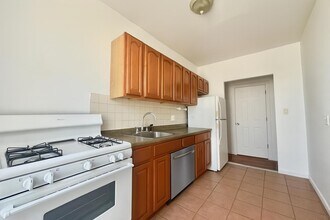 165 Pinehurst Ave in New York, NY - Building Photo - Building Photo