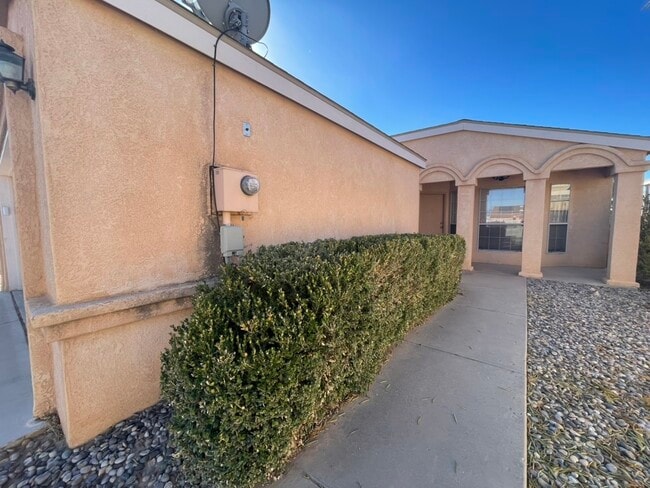 892 Rebecca Loop NE in Rio Rancho, NM - Building Photo - Building Photo