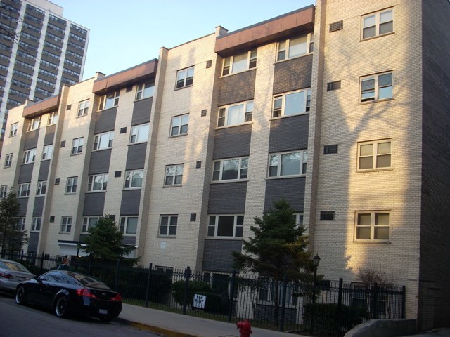 3161 N Cambridge Ave in Chicago, IL - Building Photo