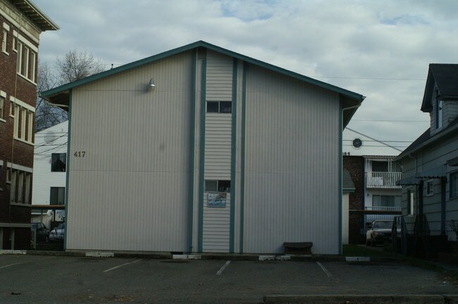 Elliott Hall Apartments in Tacoma, WA - Building Photo - Building Photo