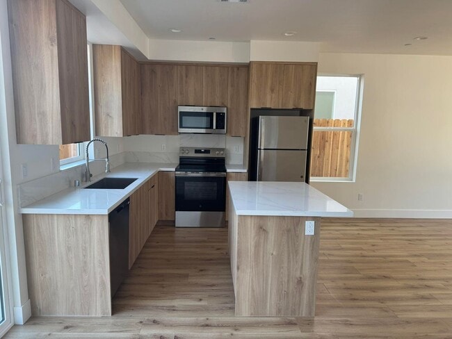 967 Olive Br Pl in Sacramento, CA - Foto de edificio - Building Photo