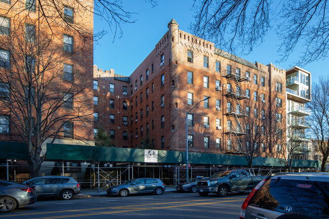 163 Ocean Ave in Brooklyn, NY - Foto de edificio - Building Photo