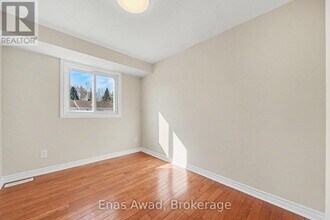 2001 Kelden Crescent in Ottawa, ON - Building Photo - Building Photo