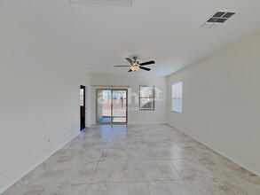 672 N Nestled Hummingbird Ln E in Sahuarita, AZ - Building Photo - Building Photo