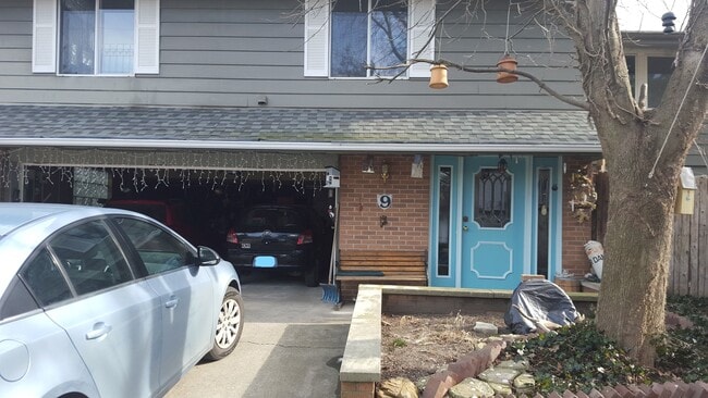 property at 9 E Hill Rd