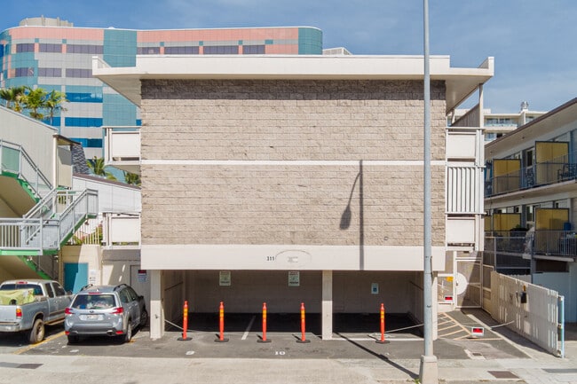 311 Saratoga Rd in Honolulu, HI - Building Photo - Building Photo