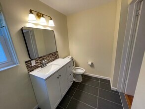 5548 Avondale Pl, Unit 1st floor unit in Pittsburgh, PA - Building Photo - Building Photo