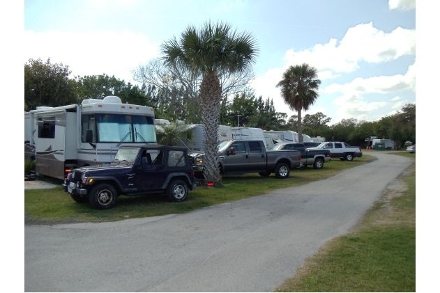 3880 S Hwy 1 in Grant, FL - Foto de edificio - Building Photo