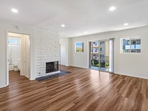 1552 Armacost Avenue, in Los Angeles, CA - Foto de edificio - Interior Photo