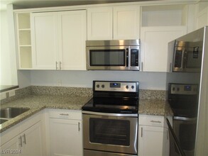 3874 Soda Springs Dr in Las Vegas, NV - Building Photo - Building Photo