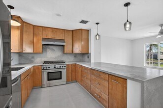 467 NE 31st St in Boca Raton, FL - Building Photo - Building Photo