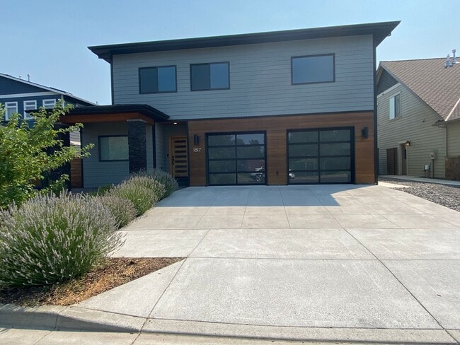 property at 1817 5th St