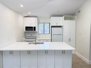 707 Club Dr in Palm Beach Gardens, FL - Building Photo - Building Photo